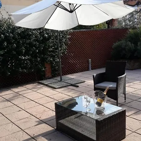 Apartman Scalzi 18 *